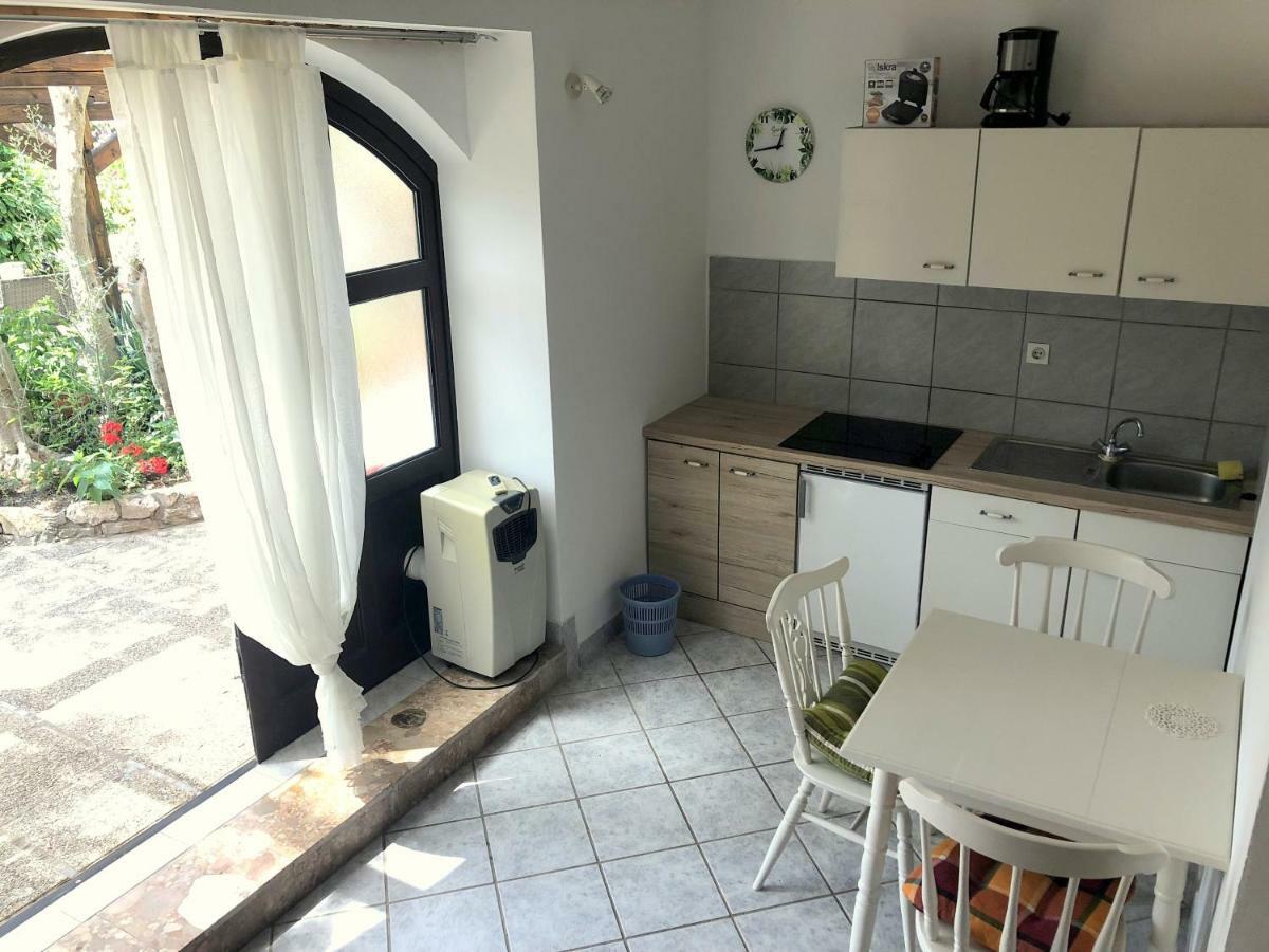 Guesthouse Vila Ruzmarin Zdrelac Ngoại thất bức ảnh