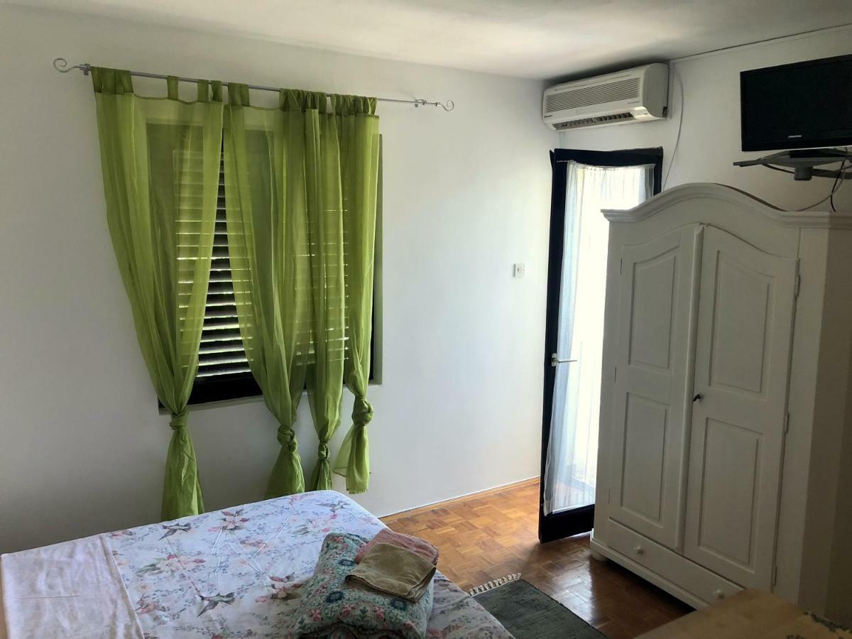 Guesthouse Vila Ruzmarin Zdrelac Ngoại thất bức ảnh