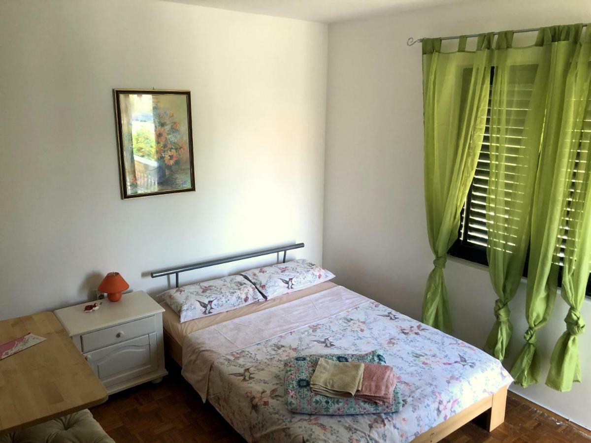 Guesthouse Vila Ruzmarin Zdrelac Ngoại thất bức ảnh